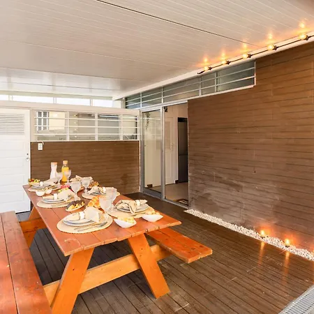 Host Wise - Charming Spacious Duplex House *