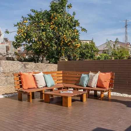 Host Wise - Charming Spacious Duplex House