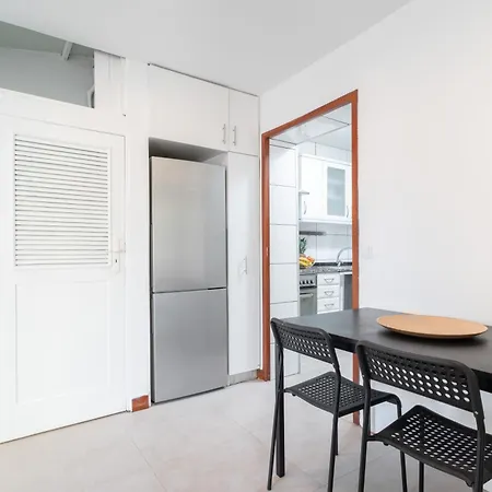 Host Wise - Charming Spacious Duplex House *