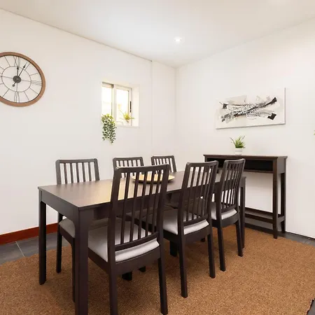 Host Wise - Charming Spacious Duplex House 度假居 *