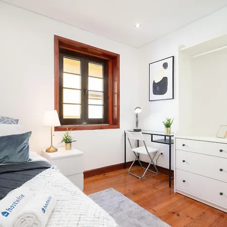 Host Wise - Charming Spacious Duplex House *