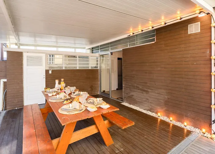 Host Wise - Charming Spacious Duplex House *