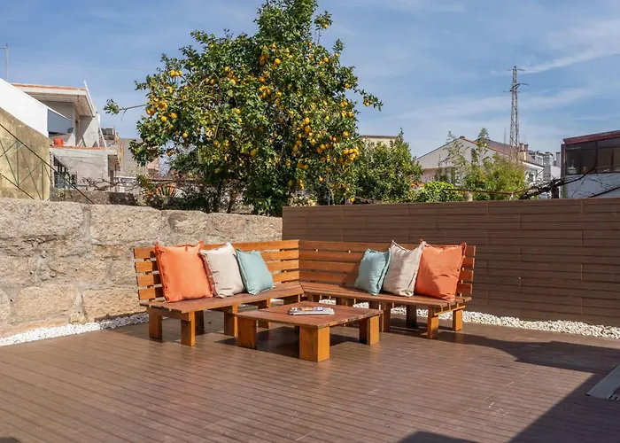 Host Wise - Charming Spacious Duplex House