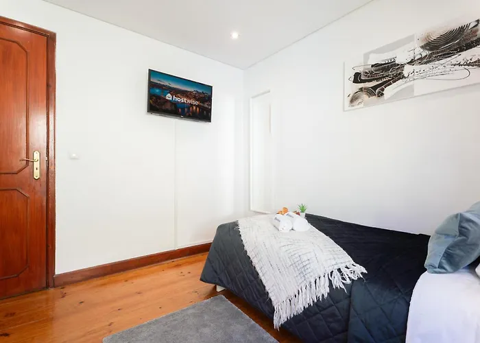 Host Wise - Charming Spacious Duplex House * São Mamede de Infesta