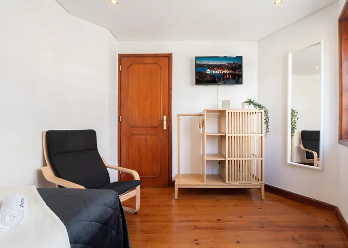 Host Wise - Charming Spacious Duplex House Sao Mamede de Infesta