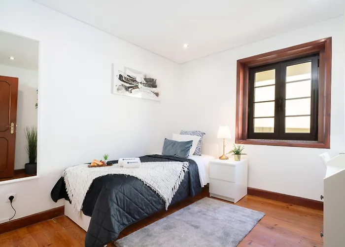 Host Wise - Charming Spacious Duplex House Holiday home *