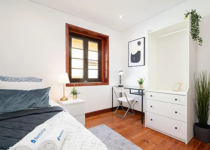 Host Wise - Charming Spacious Duplex House *